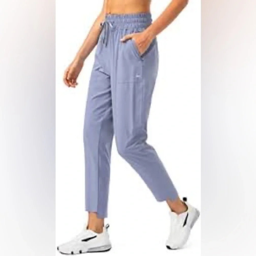 Obla Lightweight Step Hem Golf Pants in Light Blue - Size XS